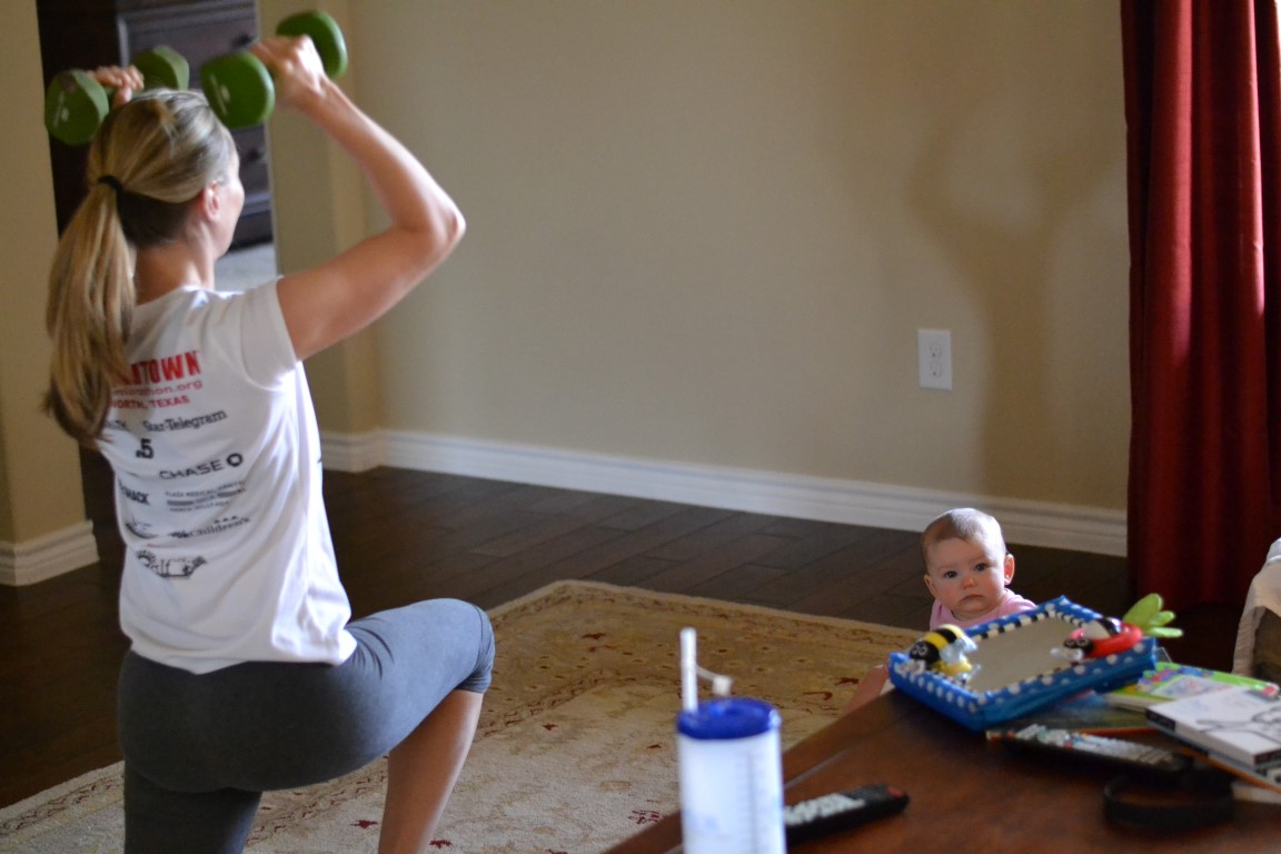 Going Mom rockin' the lunges with an overhead press!!